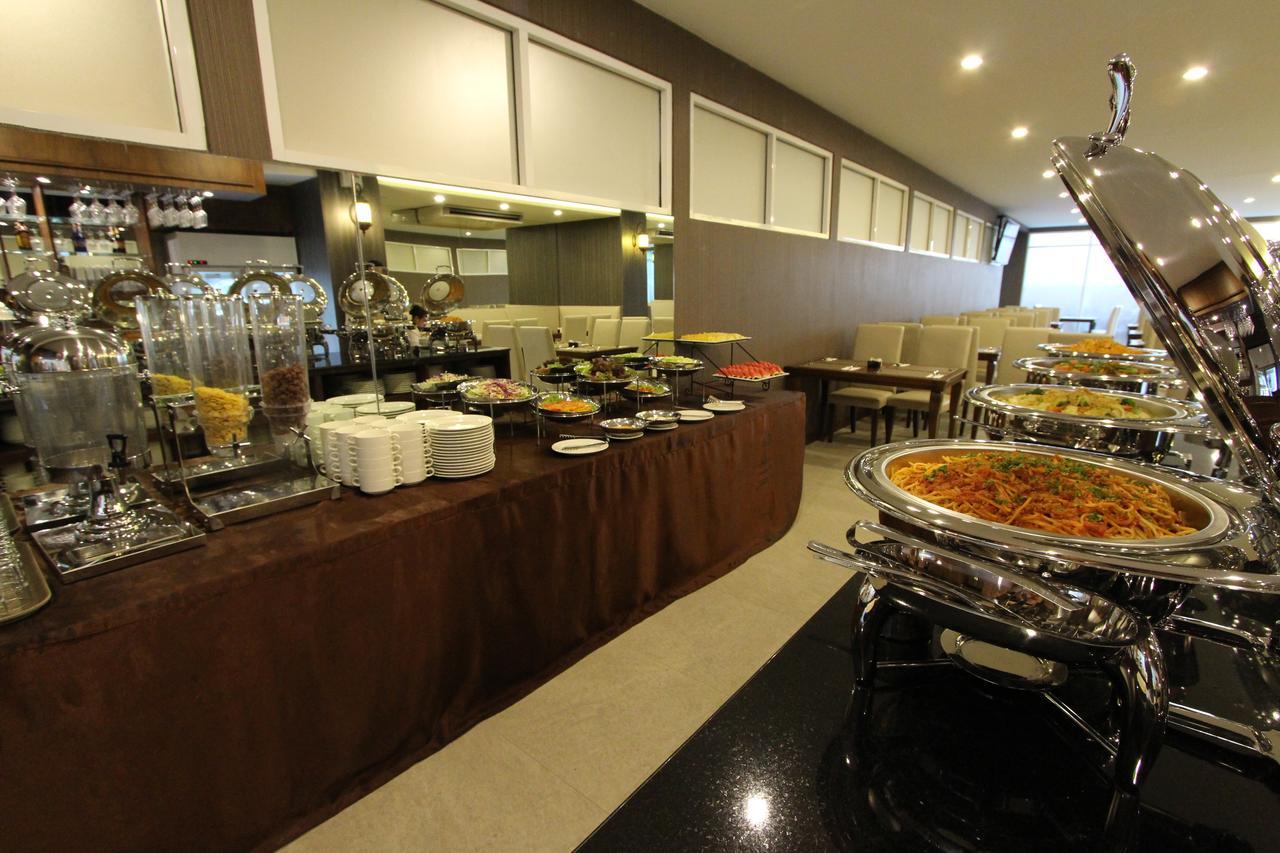 Le Bangkok Hotel Екстериор снимка