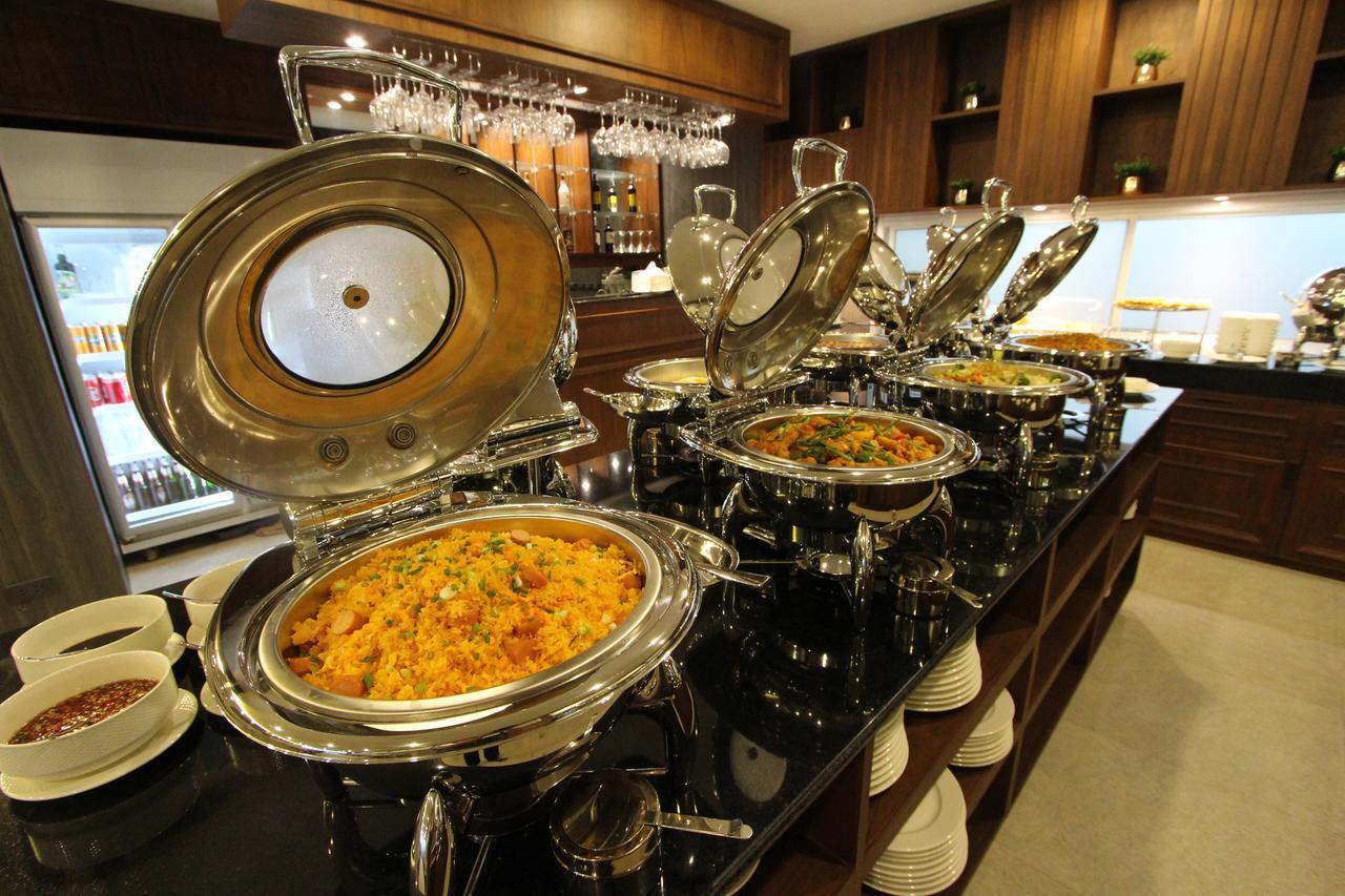 Le Bangkok Hotel Екстериор снимка